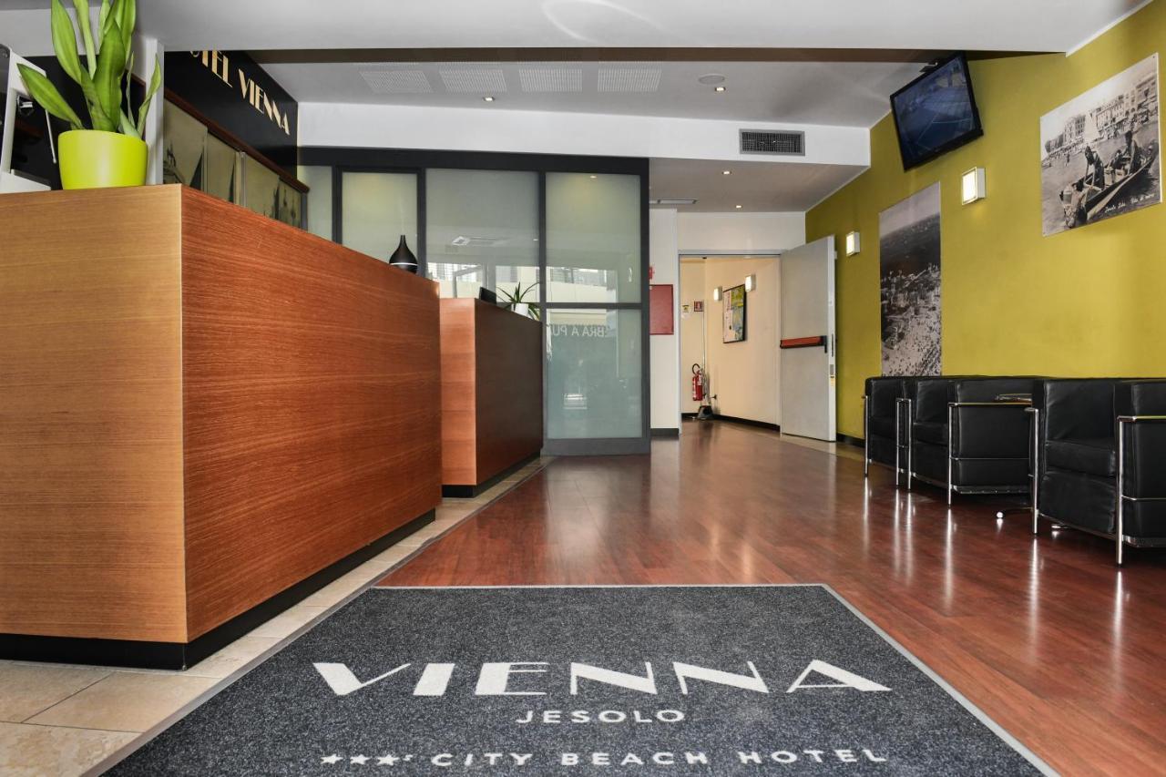 Hotel Vienna Лидо-ди-Езоло Экстерьер фото