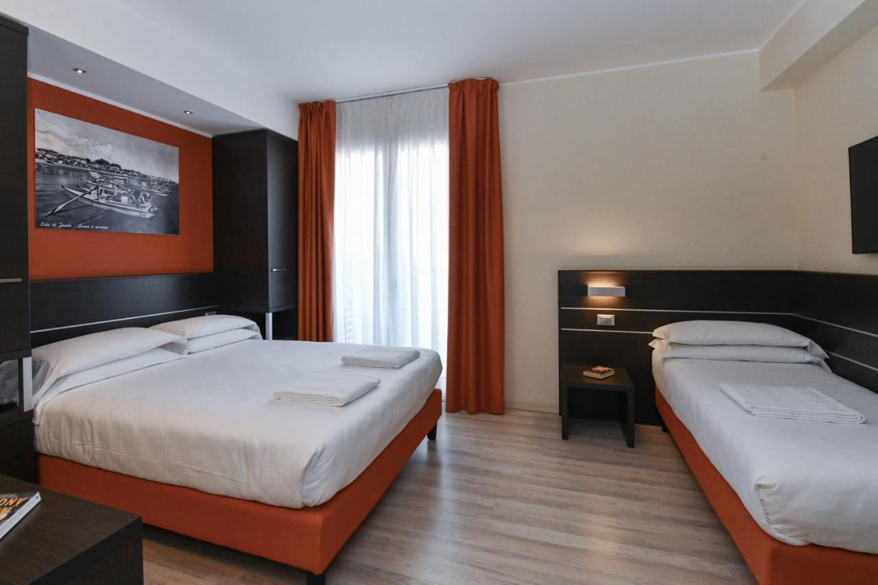 Hotel Vienna Лидо-ди-Езоло Экстерьер фото