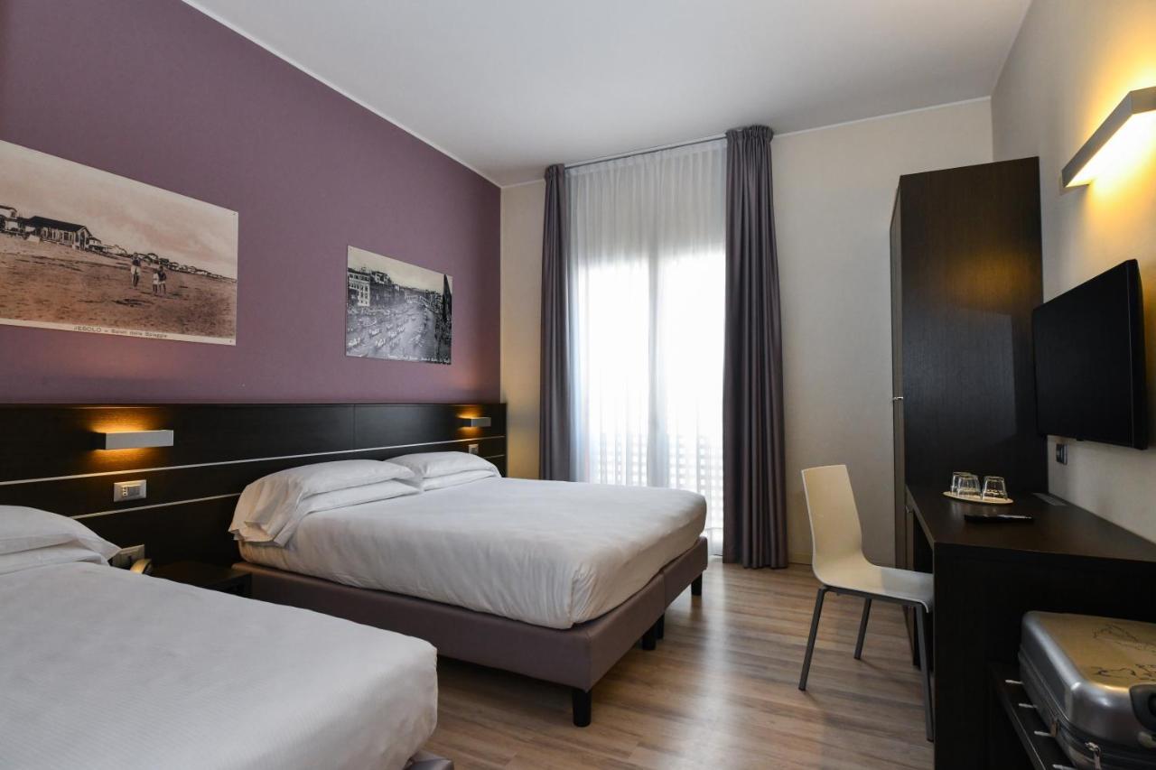 Hotel Vienna Лидо-ди-Езоло Экстерьер фото