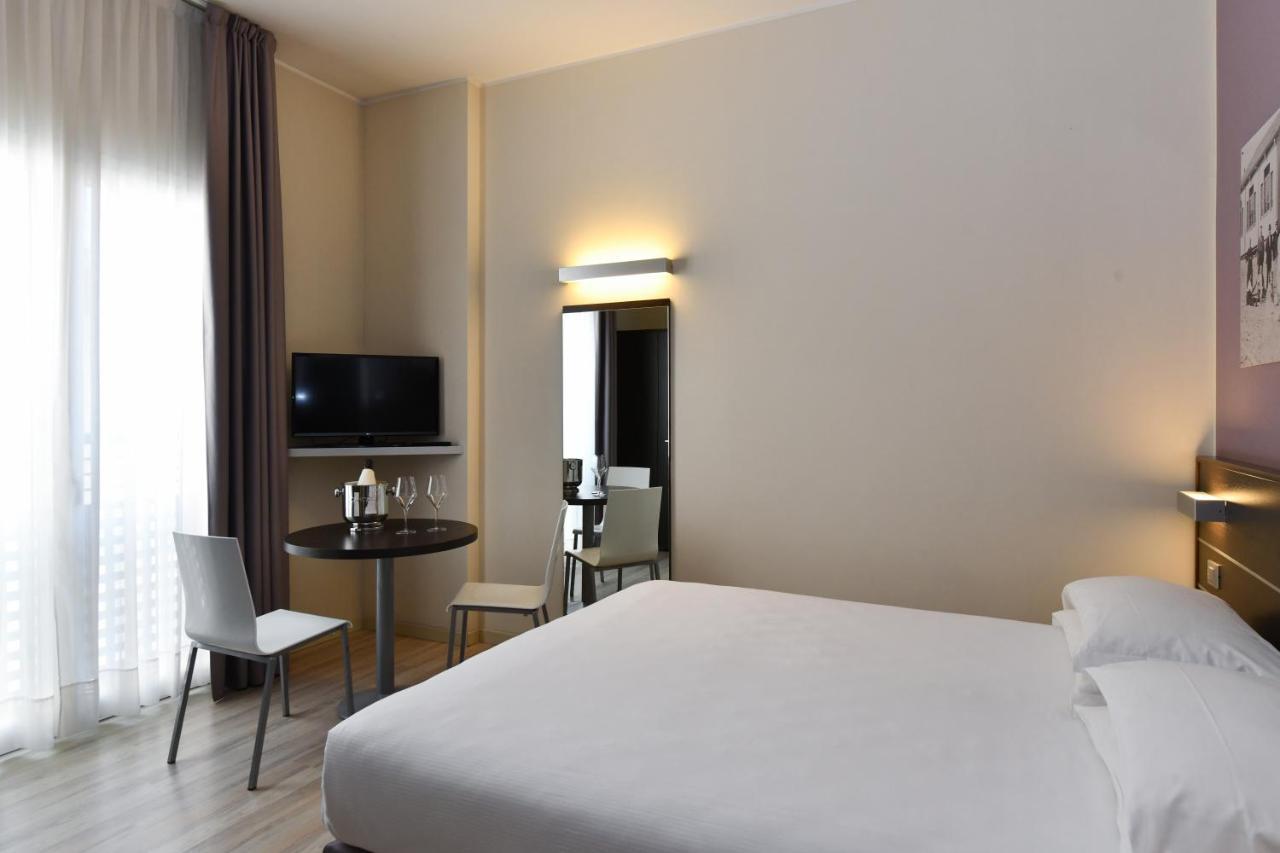 Hotel Vienna Лидо-ди-Езоло Экстерьер фото